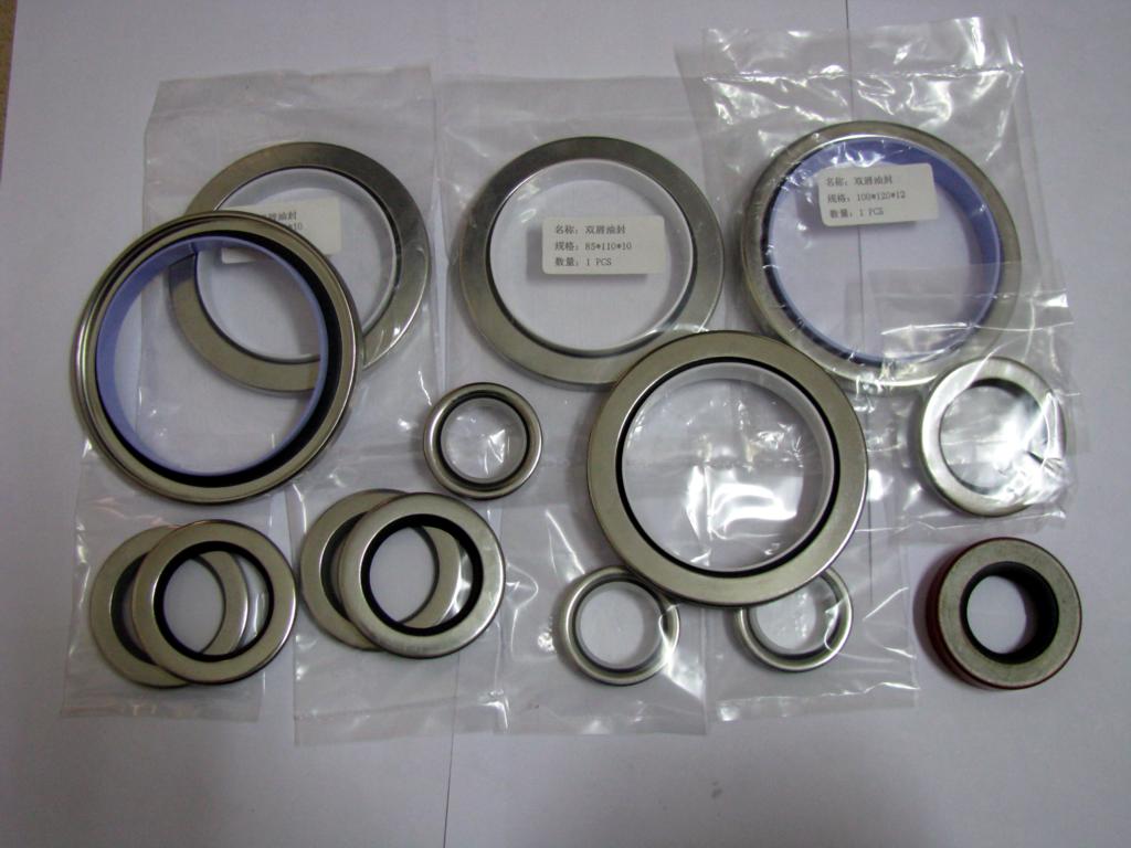 螺桿壓縮機(jī)轉(zhuǎn)子與機(jī)體，轉(zhuǎn)子與排氣軸承，不同軸度的轉(zhuǎn)子軸端間隙多少合適呢？